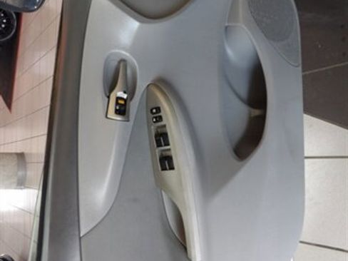 Used 2010 Toyota Corolla image 16