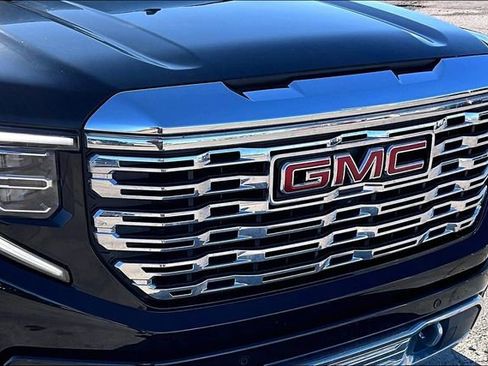 Used 2024 GMC Sierra 1500 Denali w/ Technology Package AWD/4WD image 34