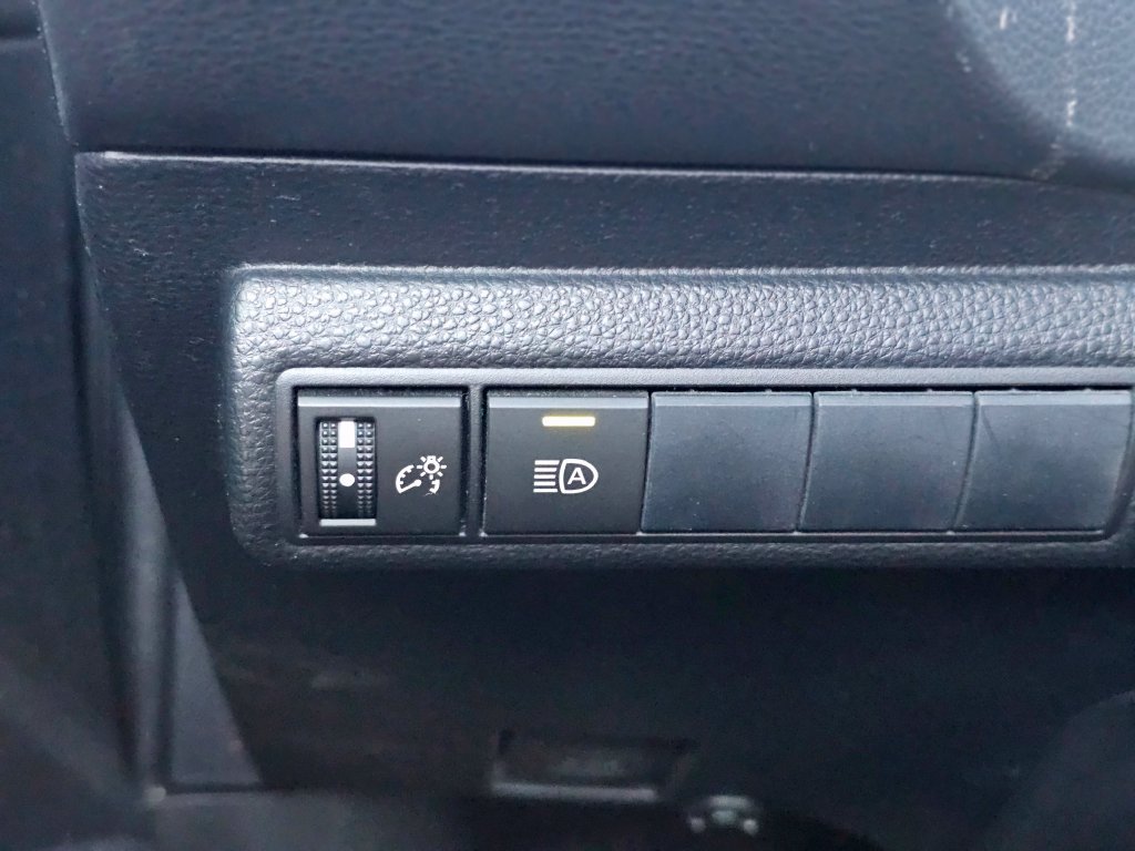 Used 2021 Toyota Corolla SE w/ Carpet Mat Package (TMS) FWD image 25