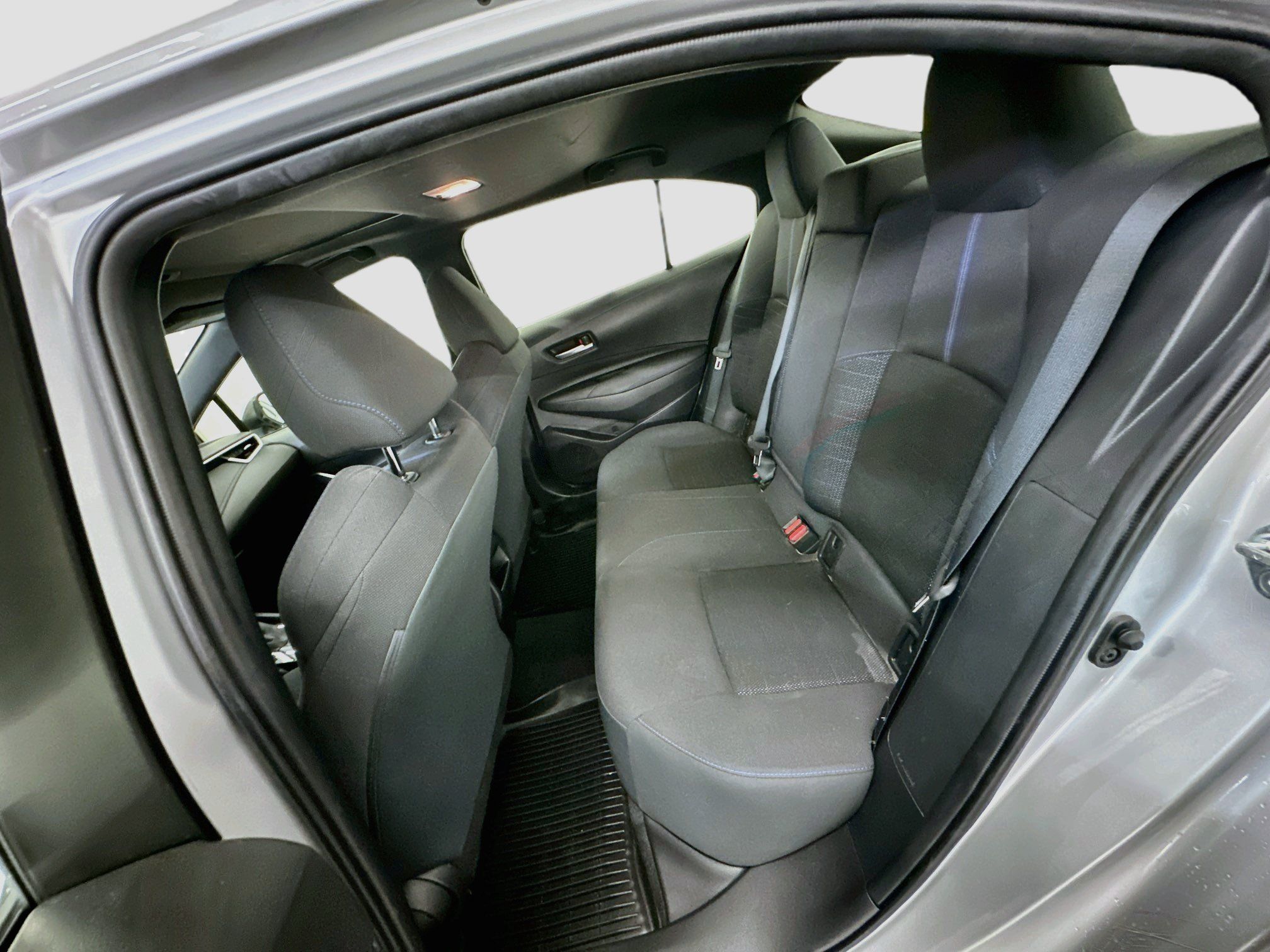 Used 2022 Toyota Corolla SE w/ SE Premium Package FWD image 29