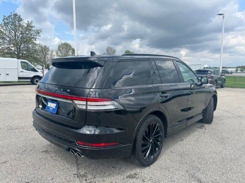 Used 2023 Lincoln Aviator Reserve w/ Equipment Group 201A AWD/4WD image 9