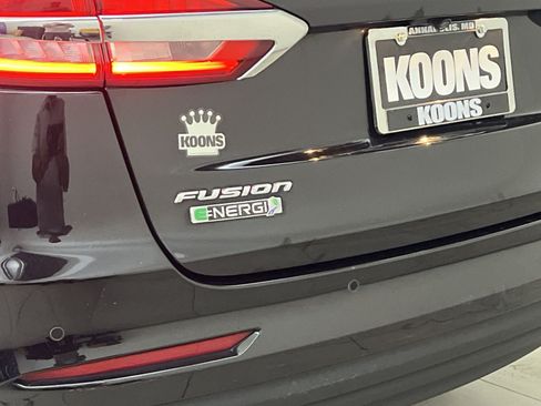 Used 2019 Ford Fusion Energi Titanium FWD image 30