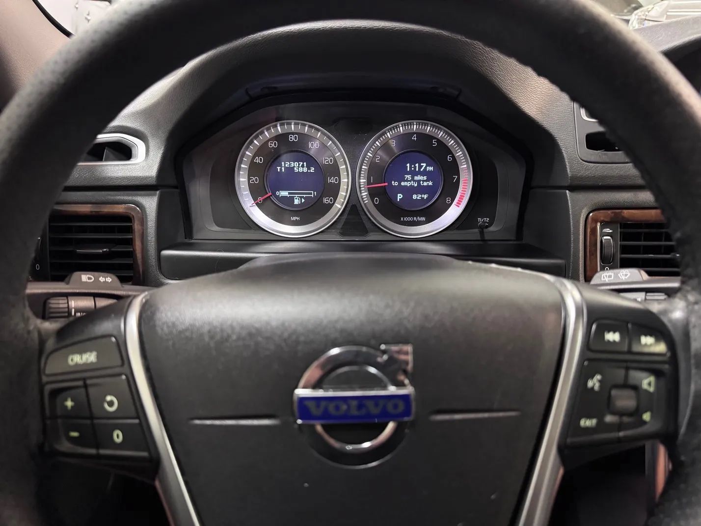 Used 2012 Volvo XC70 T6 AWD/4WD image 12