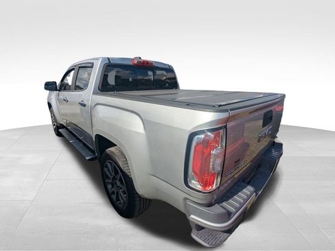 Used 2018 GMC Canyon Denali image 8