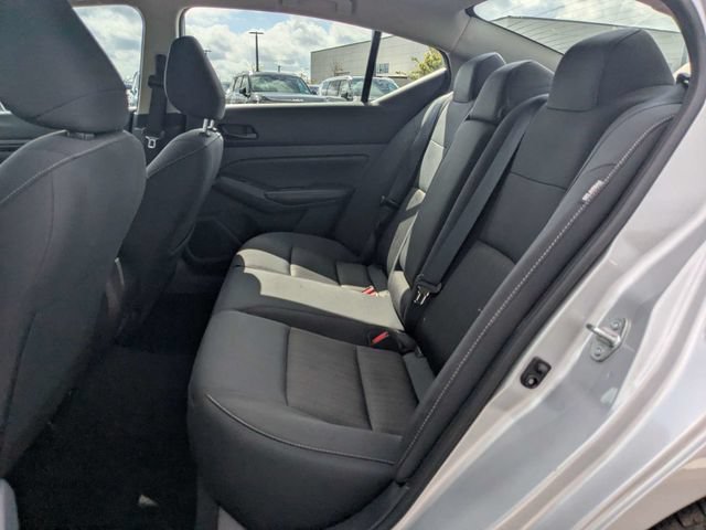 Used 2025 Nissan Altima 2.5 SV FWD image 12