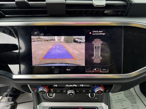 Used 2021 Audi Q3 2.0T Premium image 25