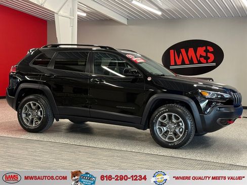 Used 2022 Jeep Cherokee Trailhawk AWD/4WD image 1