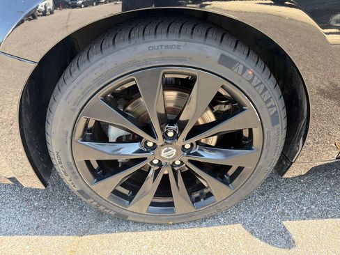 Used 2019 Nissan Maxima SR w/ Premium Package FWD image 14