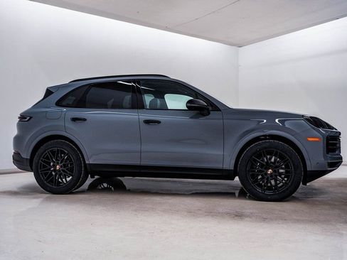 New 2026 Porsche Cayenne image 9