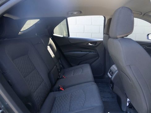 Used 2018 Chevrolet Equinox LT FWD image 23