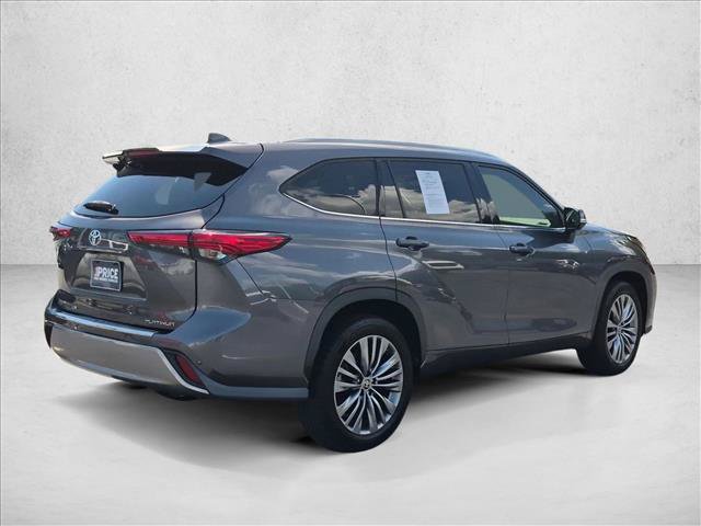 Used 2021 Toyota Highlander Platinum FWD image 6