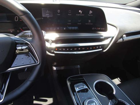Used 2024 Cadillac Lyriq Sport RWD image 18