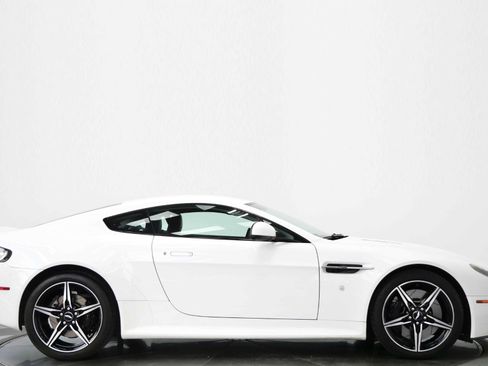 Used 2016 Aston Martin V8 Vantage GT RWD image 2