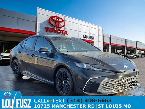 Certified 2025 Toyota Camry SE w/ Convenience Package image 1