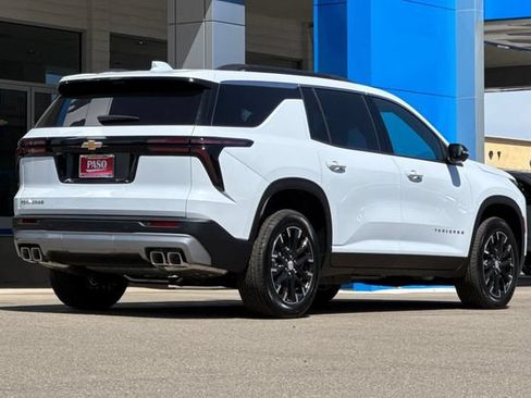 New 2026 Chevrolet Traverse LT w/ Sun and Wheel Package FWD image 6
