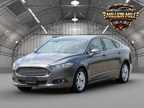 Used 2013 Ford Fusion SE FWD image 6