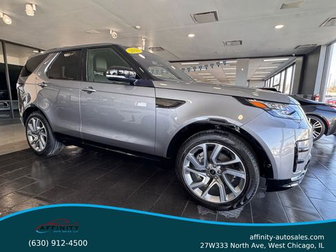 Used 2020 Land Rover Discovery Landmark image 1