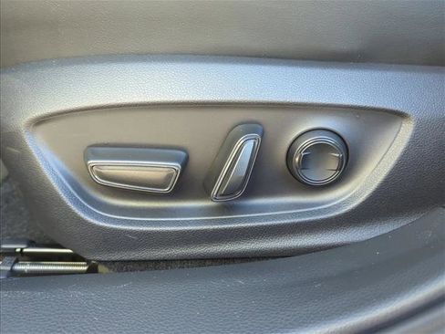 Certified 2025 Toyota Prius XLE image 12