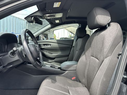 Used 2025 Honda Accord Sport image 13