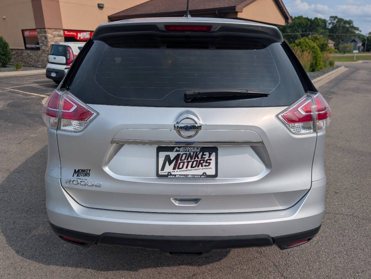 Used 2015 Nissan Rogue S FWD image 8