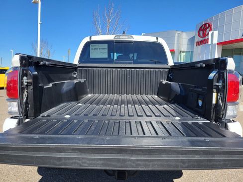 Used 2021 Toyota Tacoma TRD Sport w/ Technology Package image 20