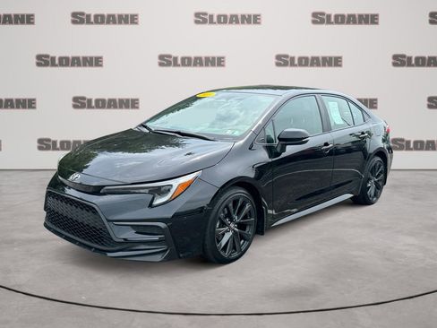 Used 2023 Toyota Corolla SE w/ Carpet Mat Package (TMS) FWD image 1