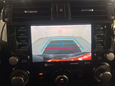 Used 2022 Toyota 4Runner TRD Off-Road AWD/4WD image 36