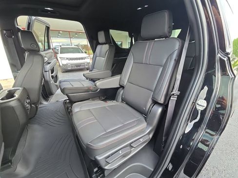 Used 2022 Chevrolet Tahoe RST w/ Luxury Package AWD/4WD image 33