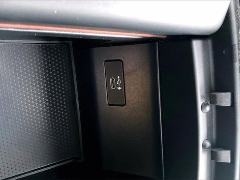 Used 2023 BMW X5 xDrive40i w/ Premium Package image 32