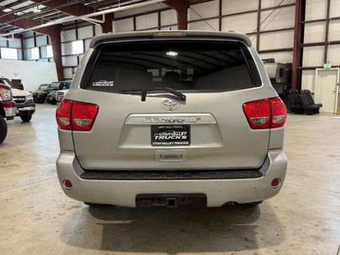 Used 2016 Toyota Sequoia SR5 AWD/4WD image 9