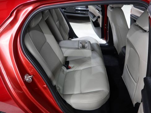 Used 2019 MAZDA MAZDA3 Hatchback FWD image 15