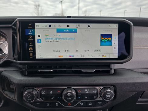 New 2026 Jeep Gladiator Sport image 19