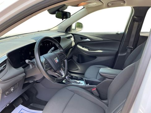 Used 2024 Buick Encore GX Preferred FWD image 9