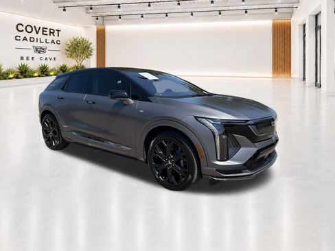 Used 2026 Cadillac Optiq V w/ Magnus Launch Edition AWD/4WD image 1