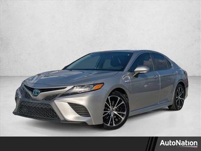 Used 2019 Toyota Camry SE w/ Sunroof Package
