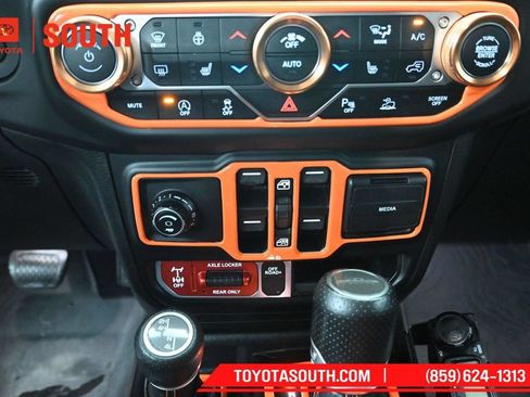 Used 2021 Jeep Gladiator Mojave w/ Dual Top Group AWD/4WD image 19
