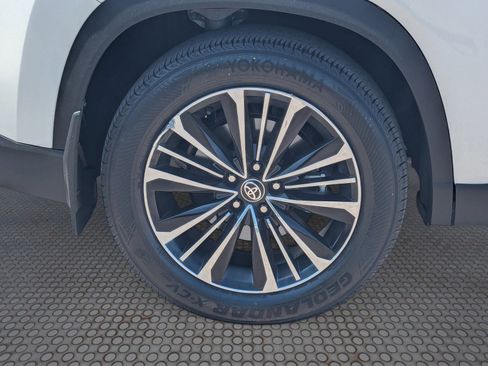 Used 2024 Toyota Grand Highlander AWD Hybrid image 10