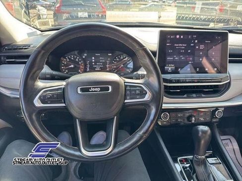 Used 2022 Jeep Compass Limited image 25