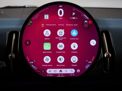 Used 2025 MINI Cooper Countryman SE w/ Comfort Package Max image 12