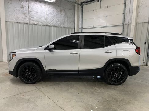 Used 2022 GMC Terrain SLE w/ Driver Convenience Package AWD/4WD image 21