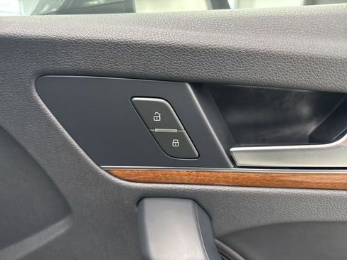 Used 2023 Audi Q5 2.0T Prestige w/ Prestige Package image 29