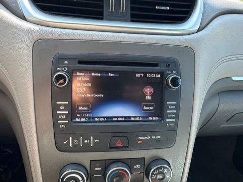 Used 2015 Chevrolet Traverse LS FWD image 10