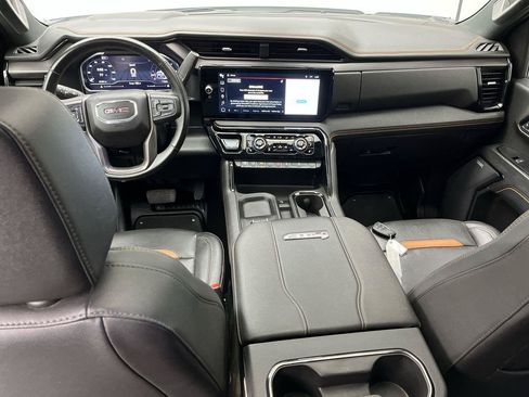 Certified 2025 GMC Sierra 2500 AT4 AWD/4WD image 4