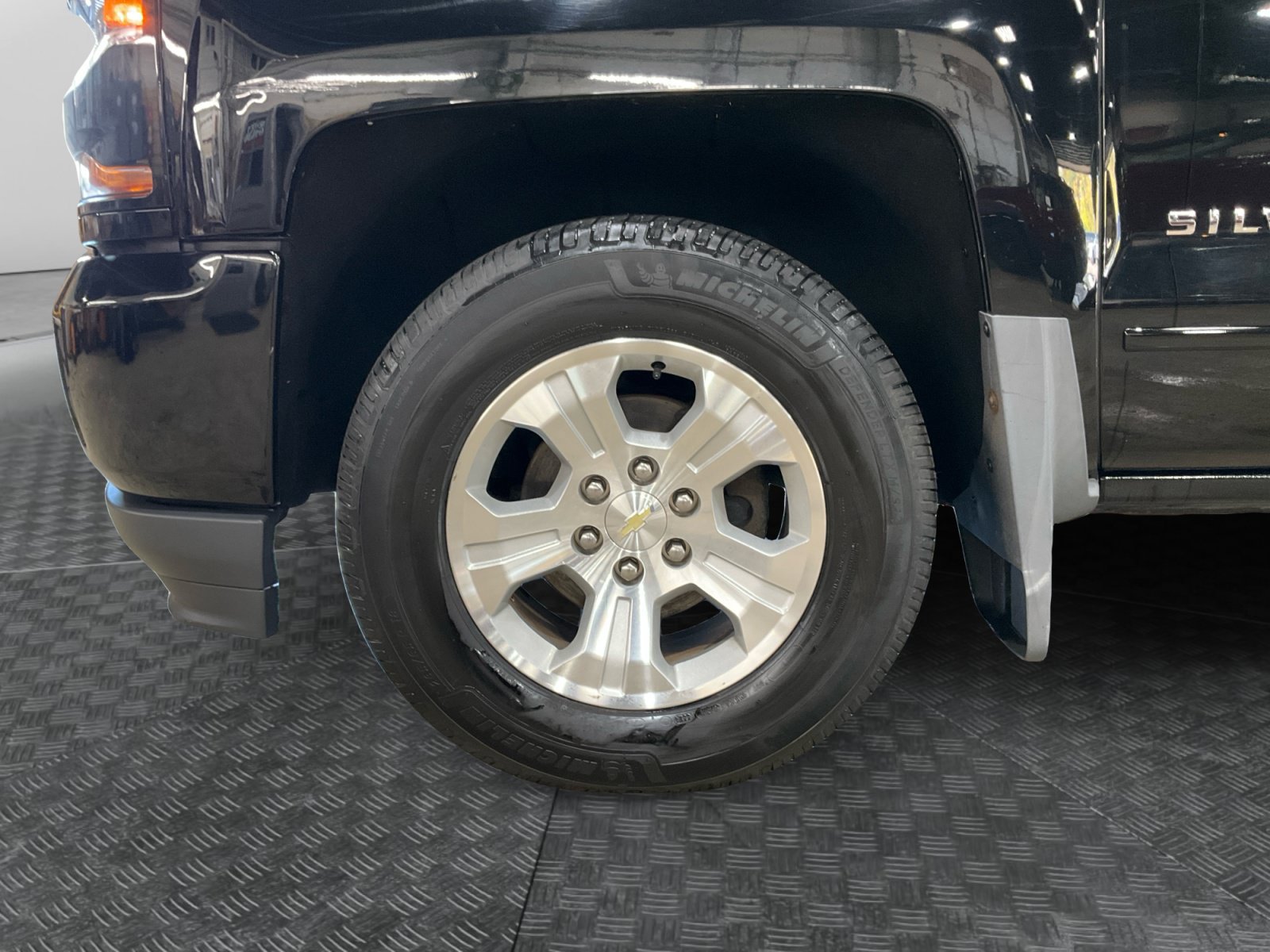 Used 2017 Chevrolet Silverado 1500 LT w/ All Star Edition AWD/4WD image 16