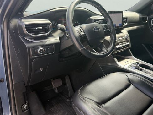 Used 2020 Ford Explorer XLT w/ Equipment Group 202A RWD image 10