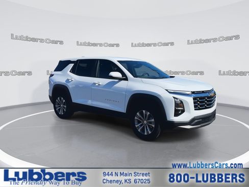 Used 2025 Chevrolet Equinox LT image 2