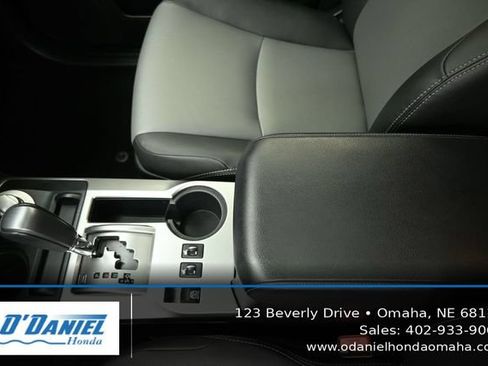 Used 2022 Toyota 4Runner SR5 Premium w/ Moonroof Package AWD/4WD image 34