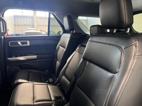 Used 2023 Ford Explorer XLT w/ Equipment Group 202A image 18