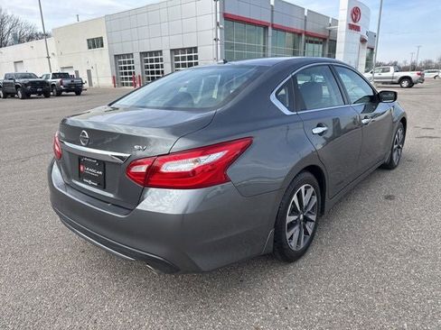 Used 2017 Nissan Altima 2.5 SV image 10