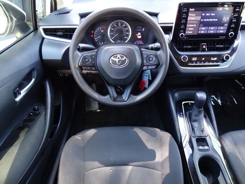 Used 2021 Toyota Corolla LE FWD image 31